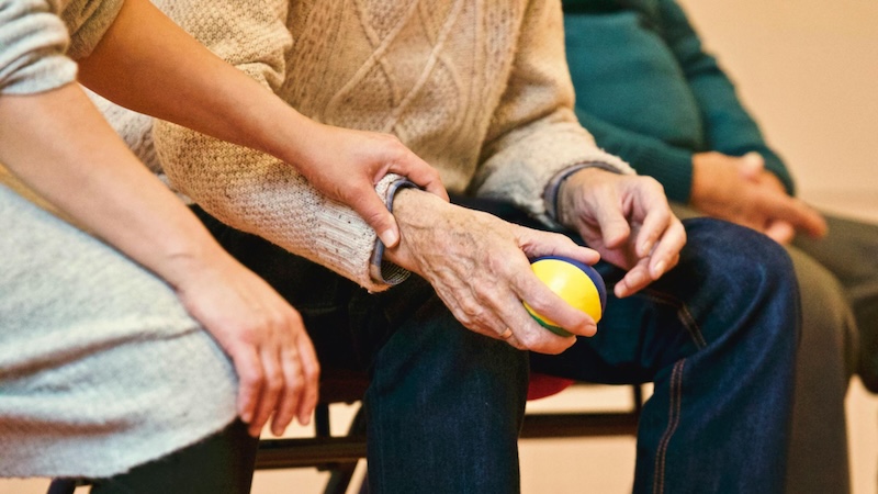 Wat zijn de nieuwste medicijnen voor Parkinson (en hoe kun je ze in Chili krijgen)?